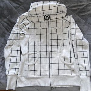 EUC Lululemon women’s Scuba hoodie size 12 light grey with black lines